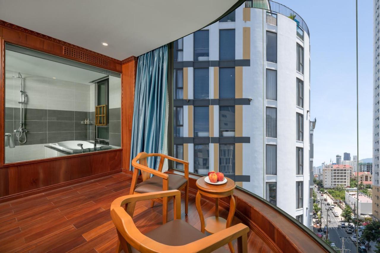 Monalisa Luxury Hotel Da Nang Exterior photo
