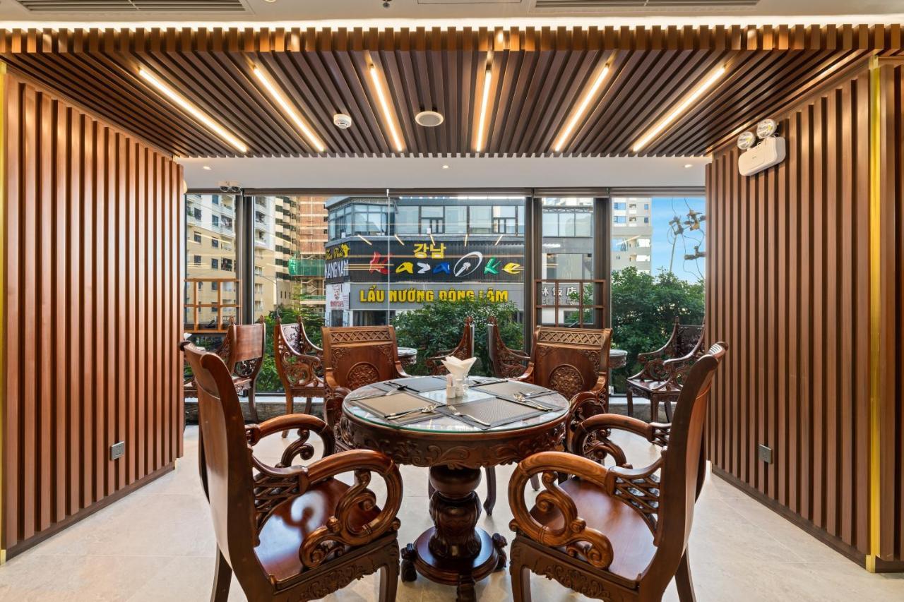 Monalisa Luxury Hotel Da Nang Exterior photo
