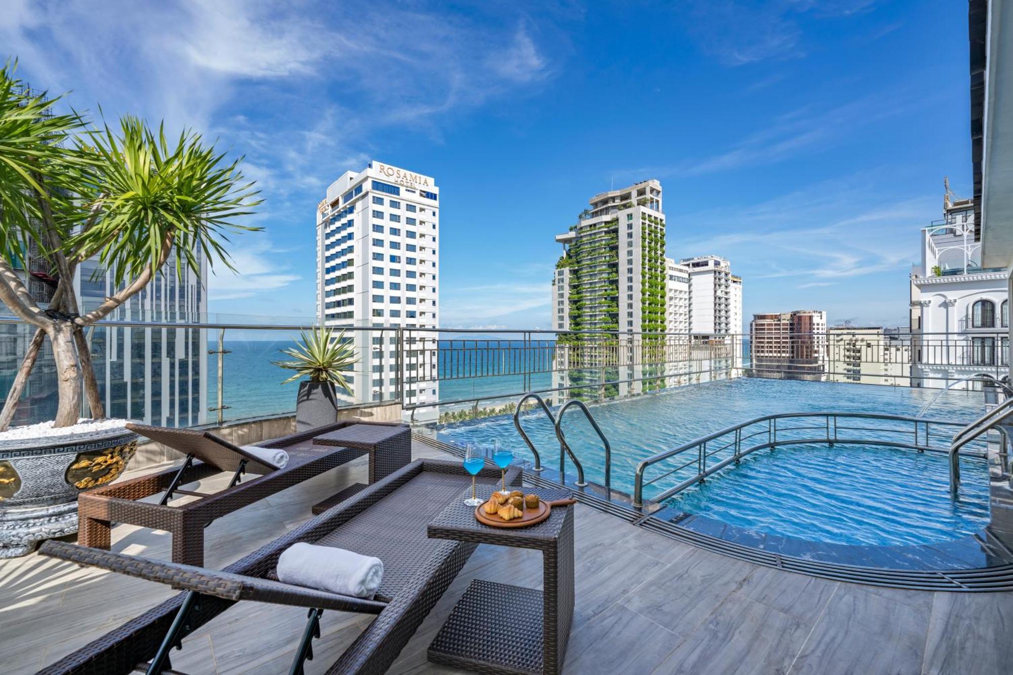 Monalisa Luxury Hotel Da Nang Exterior photo
